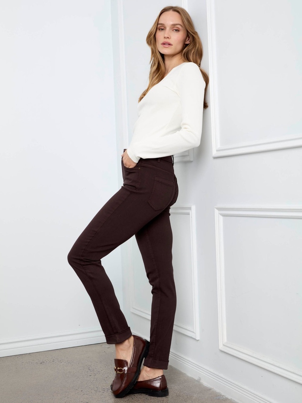 Charlie B Collection Cuffed Hem Twill
Slim-Leg Jeans Mocha